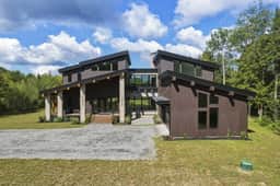 Stunning Stowe Estate w/ Speakeasy, Theater, and Mtn Views Sleeps 16+ - Image 2