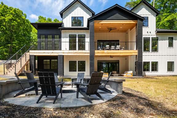 NEW Waterfront Retreat | Sleeps 16 | Theater Room, Game Room, Dock - Image 1
