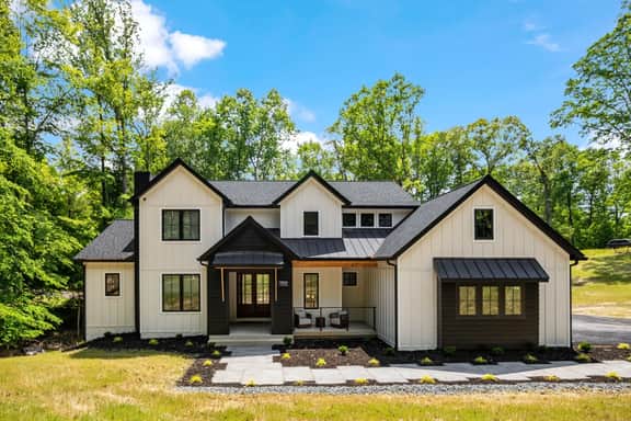 NEW Waterfront Retreat | Sleeps 16 | Theater Room, Game Room, Dock - Image 2